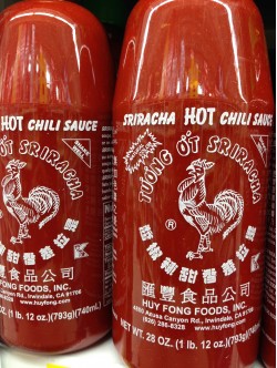Sriracha Hot Chilli Sauce 28 OZ / 793 Gms